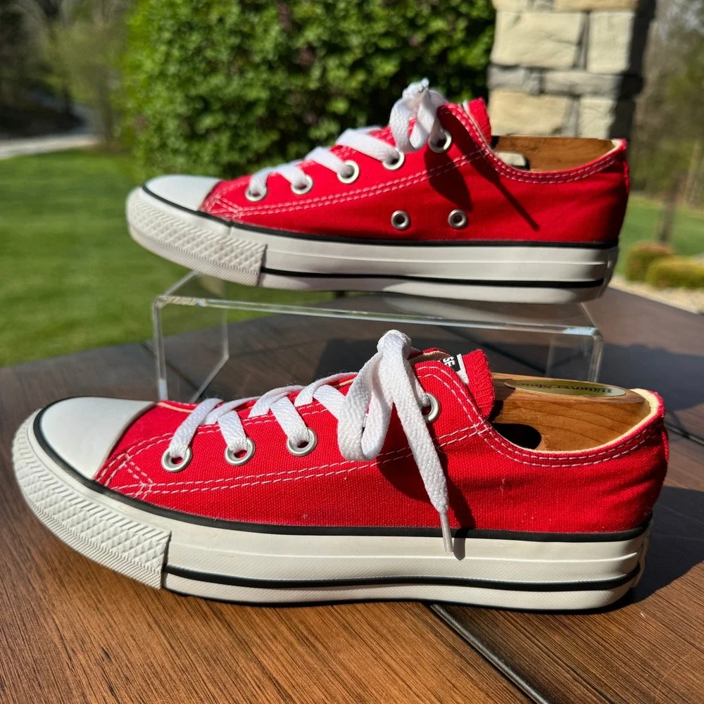 Converse Chuck Taylor All Star Low Top Red Canvas Sneakers M9696 Boys 4 Womens 6
